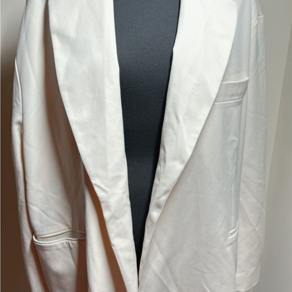 Chic White Women's Blazer